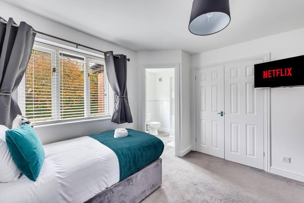 Stylish Detached House - Close To City Centre - Sleeps Up To 7 - Driveway Parking, Self Check-In, Study Room, Fast Wifi And Sky Tv By Yoko Property Milton Keynes Exteriör bild