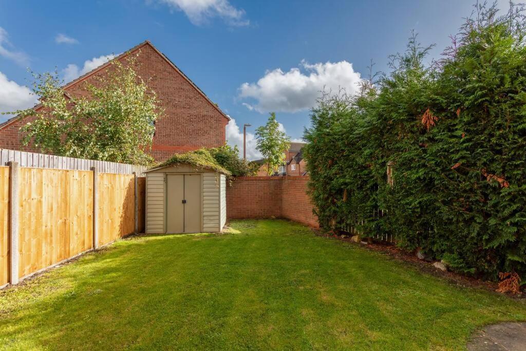 Stylish Detached House - Close To City Centre - Sleeps Up To 7 - Driveway Parking, Self Check-In, Study Room, Fast Wifi And Sky Tv By Yoko Property Milton Keynes Exteriör bild